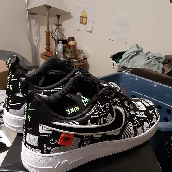 Nike Air Force 1 Worldwide - Picture 2 of 4